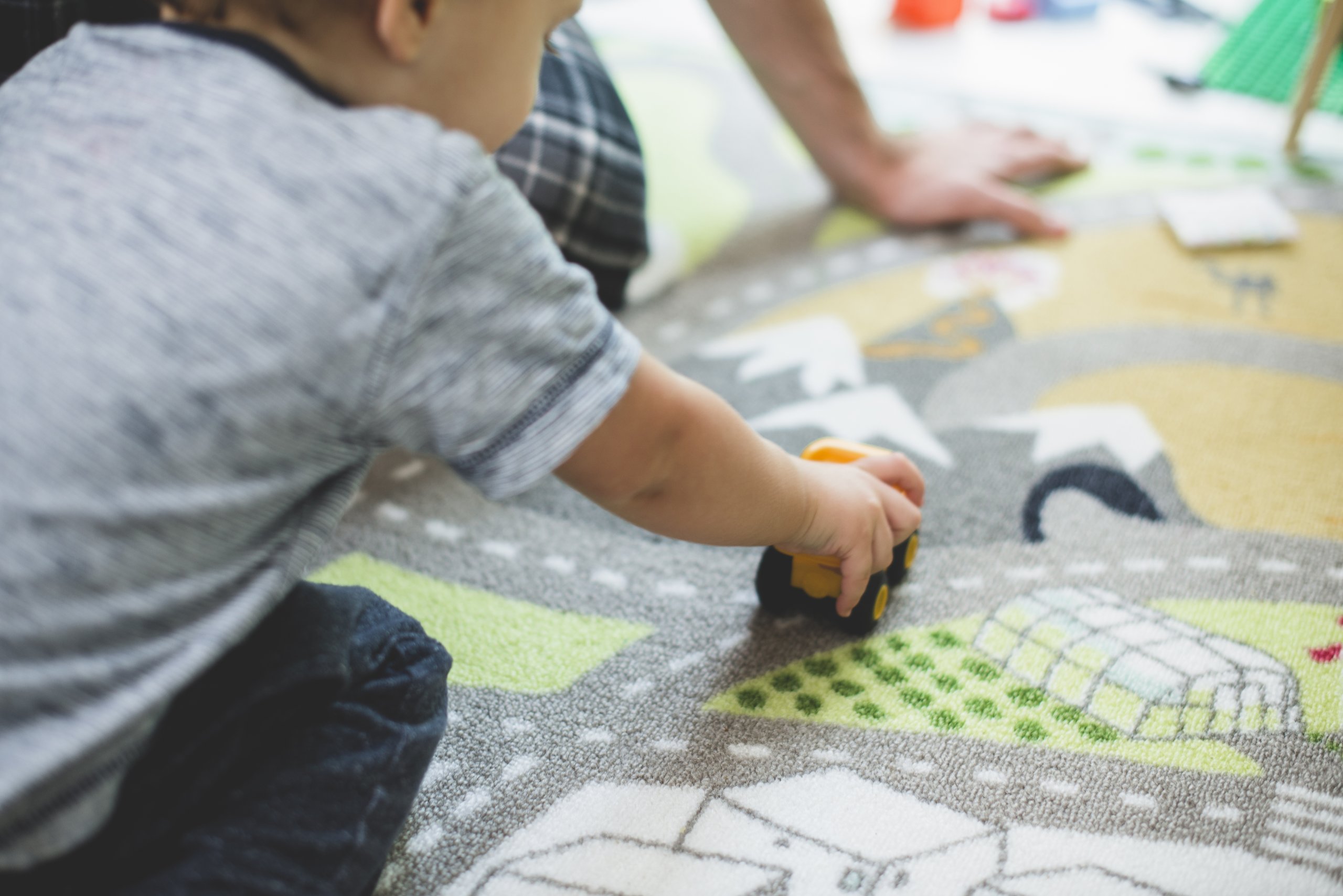 Curso de Verano sobre la creación de espacios y recursos comunicativos en la primera infancia Curso de Verano sobre la creación de espacios y recursos comunicativos en la primera infancia